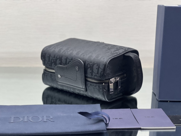 D*or lingot toiletry bag