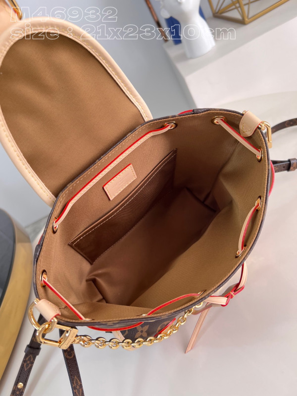 l**is V*t*n excursion pm