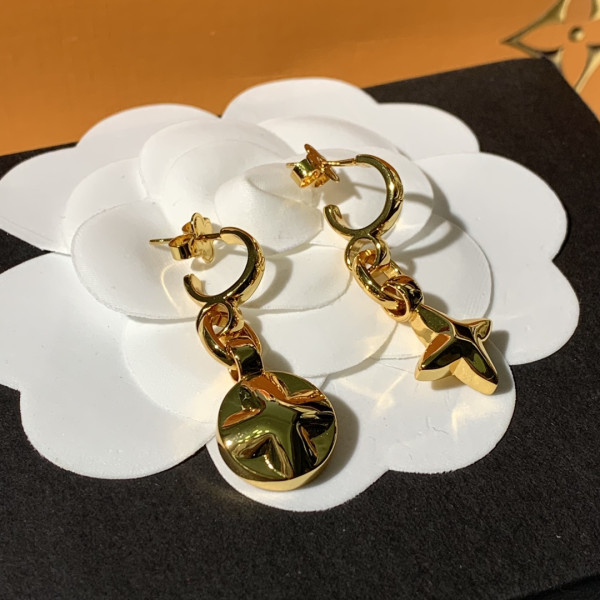 l**is V*t*n earrings