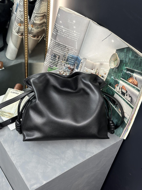 LOEWE Flamenco clutch