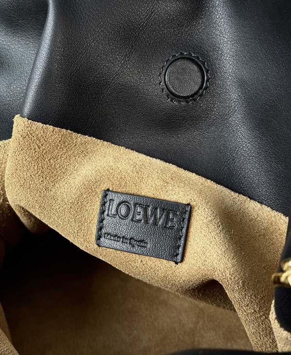 LOEWE Flamenco clutch