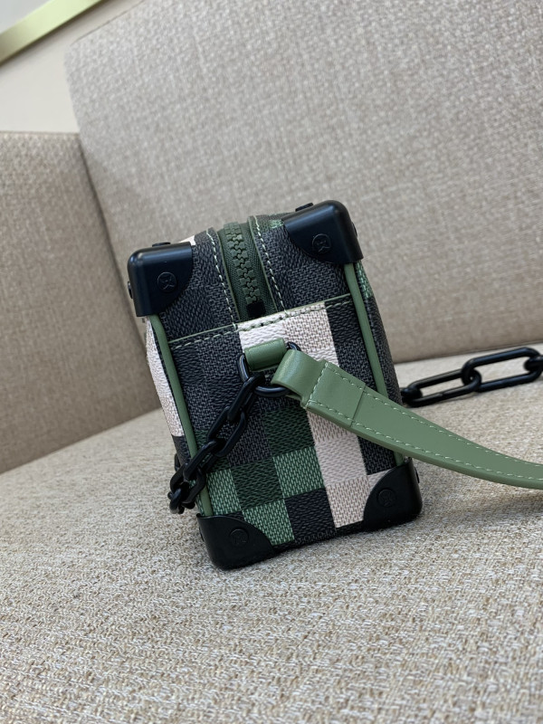 l**is V*t*n mini soft trunk