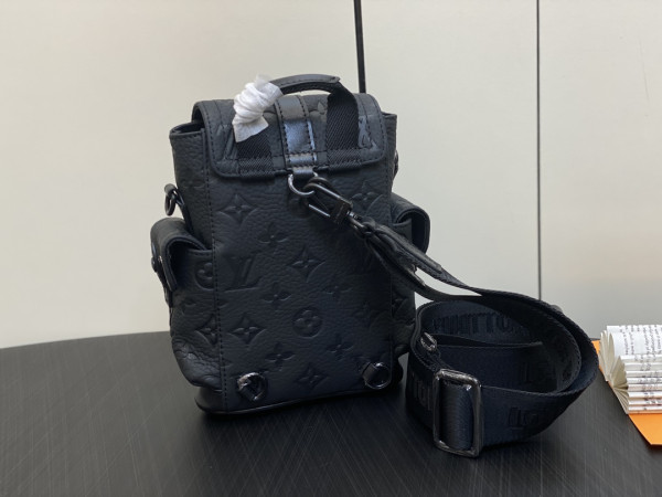 l**is V*t*n nano christopher