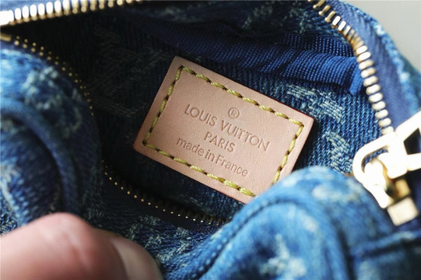 l**is V*t*n croissant mm