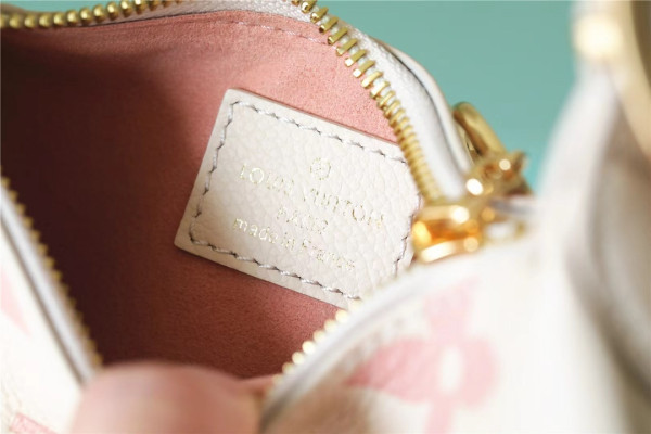 l**is V*t*n mini moon