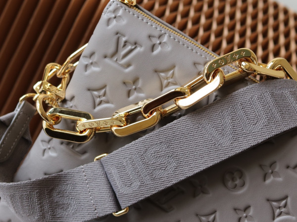 l**is V*t*n coussin mm-34*24*12cm