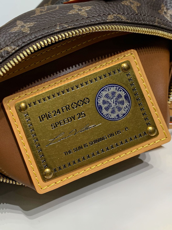 l**is V*t*n speedy p9 bandoulière 25