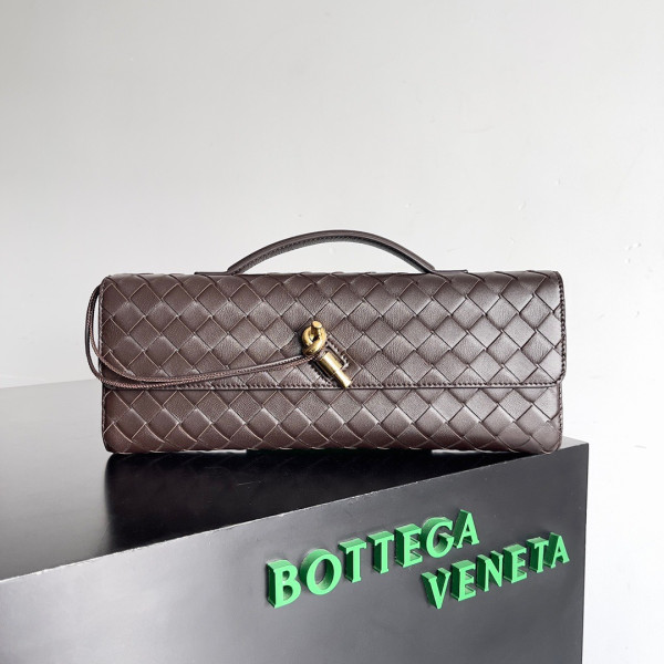 Bo*te*ga ve*ne*ta long clutch andiamo with handle
