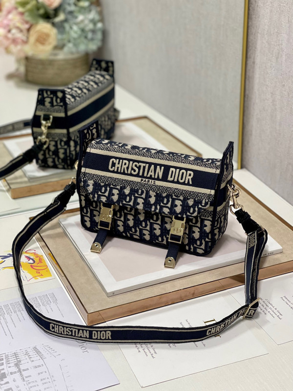 D*or oblique D*orcamp messenger bag