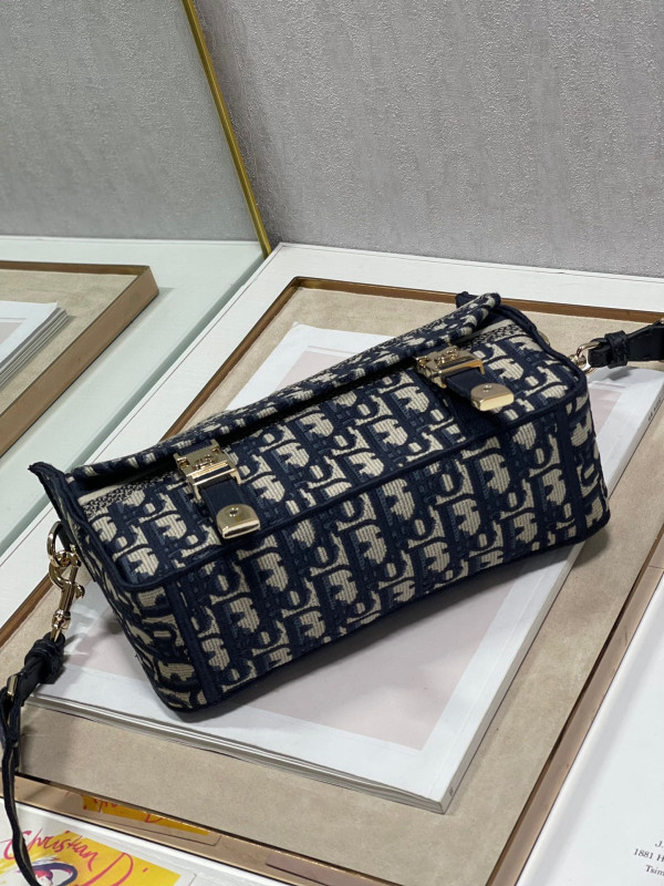 D*or oblique D*orcamp messenger bag