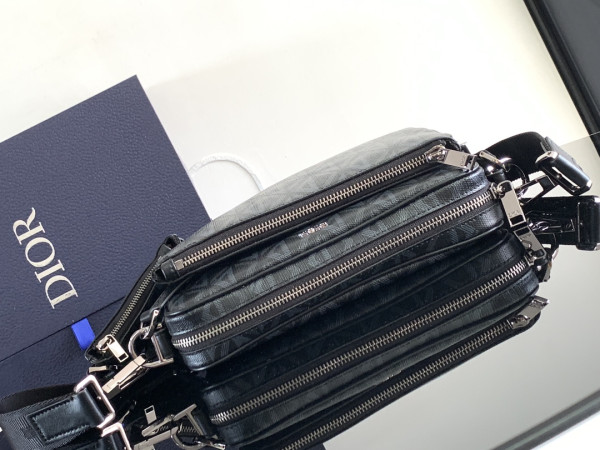 D*or saddle triple pouch