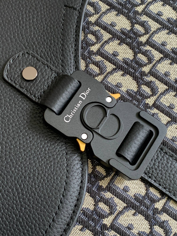 D*or oblique D*orcamp messenger bag