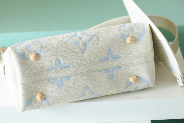 l**is V*t*n carryall pm