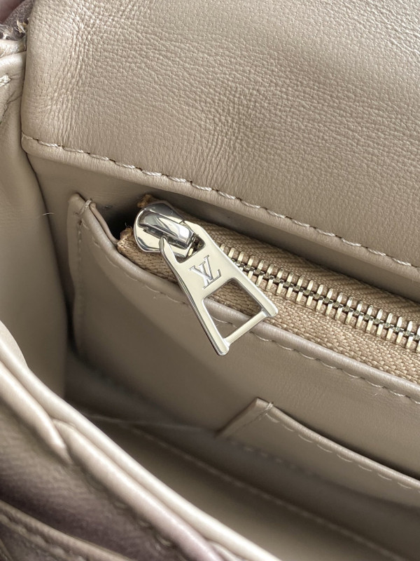 l**is V*t*n go-14 mm