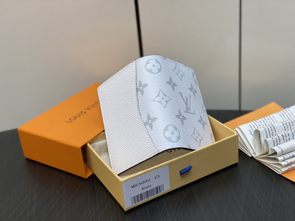 l**is V*t*n pocket organizer-7.5*11.1*1 cm