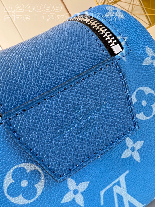 l**is V*t*n dopp kit -28*15*16.5cm