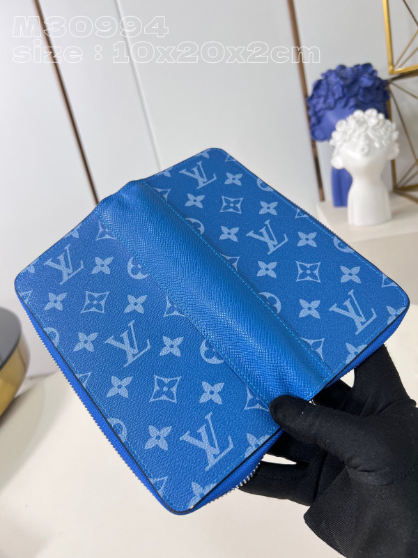 l**is V*t*n zippy wallet-10*20*2 cm