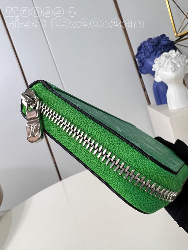 l**is V*t*n zippy wallet-10*20*2 cm