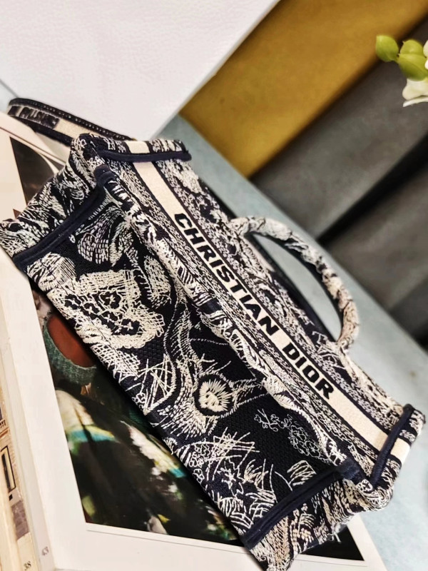 D*or mini book tote-21.5*13*7.5cm