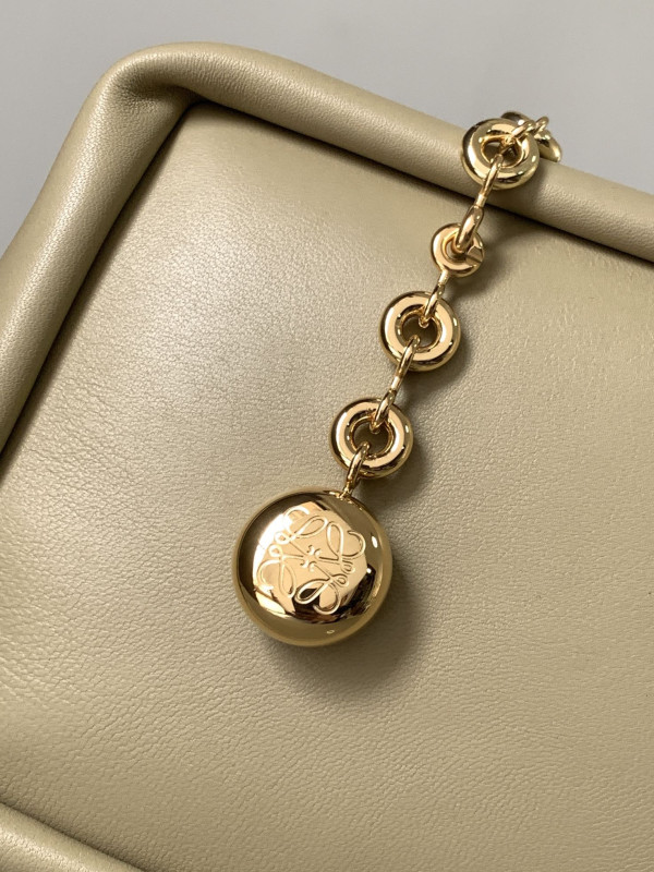 Loewe Squeeze Bag-34*33*13.5CM