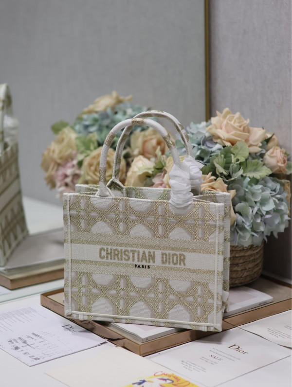 small D*or book tote-26.5*21*14cm