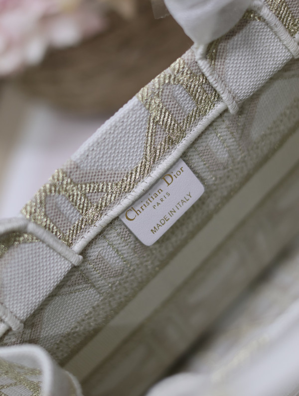 small D*or book tote-26.5*21*14cm