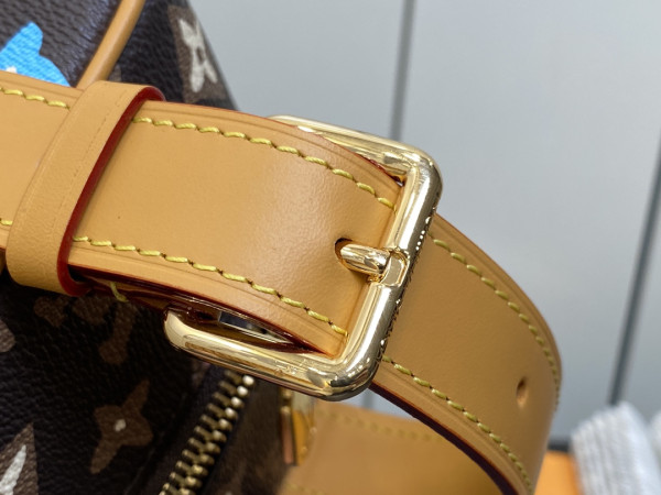 l**is V*t*n locker dopp kit bag-23*13*12cm