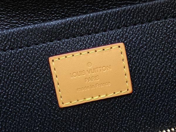 l**is V*t*n locker dopp kit bag-23*13*12cm