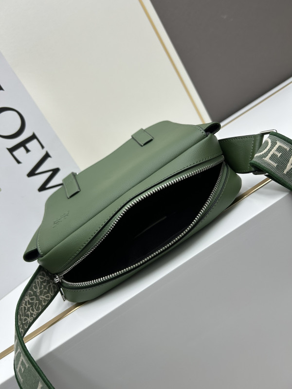 LOEWE messenger bag-24.5*18*10.5cm