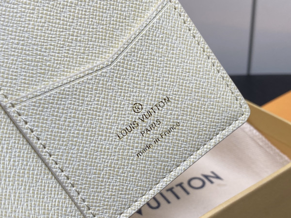 l**is V*t*n pocket organizer-7.5*11.1*1 cm