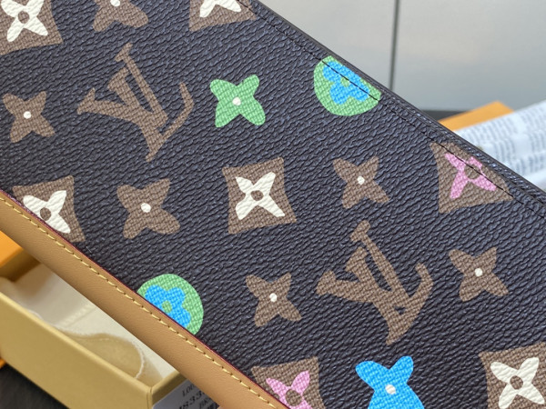 l**is V*t*n brazza wallet-10*19*2cm