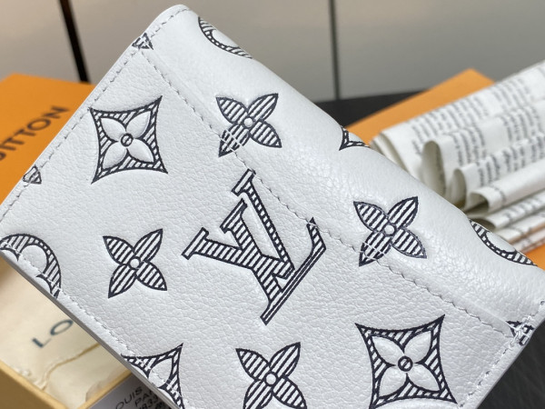 l**is V*t*n pocket organizer-8*11.1*1 cm