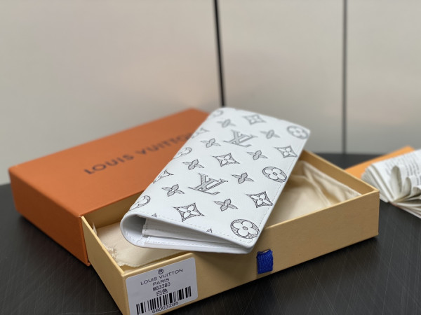 l**is V*t*n brazza wallet-10*19*2cm