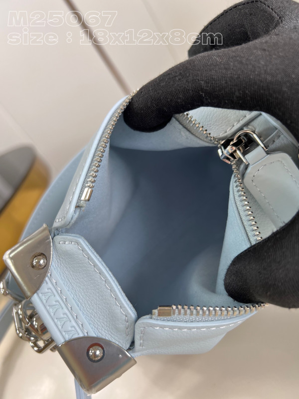 l**is V*t*n side trunk pm-18*12.5*8cm