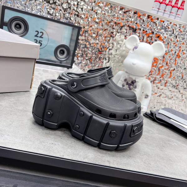 ba*len*cia*ga✖️Cr*0*s sandals