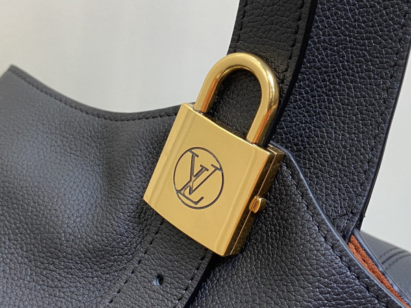 l**is V*t*n low key hobo jh-31*35*18cm