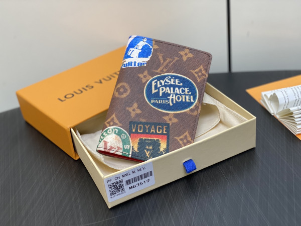 l**is V*t*n passport cover-10*14*2.5cm