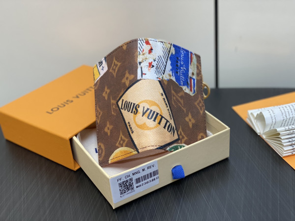 l**is V*t*n lisa wallet - 9*11.5*1.5cm