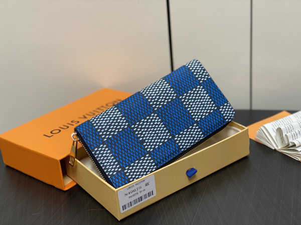 l**is V*t*n zippy wallet-10*20*2 cm