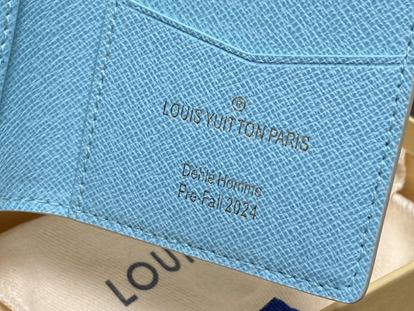 l**is V*t*n pocket organizer-7.5*11.1*1 cm