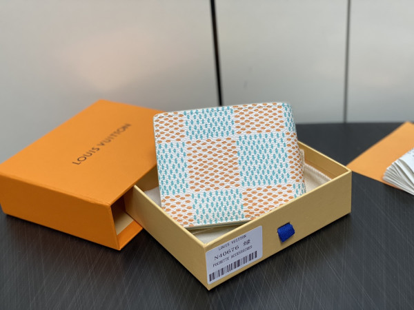 l**is V*t*n multiple wallet-11.5*9*1.5cm