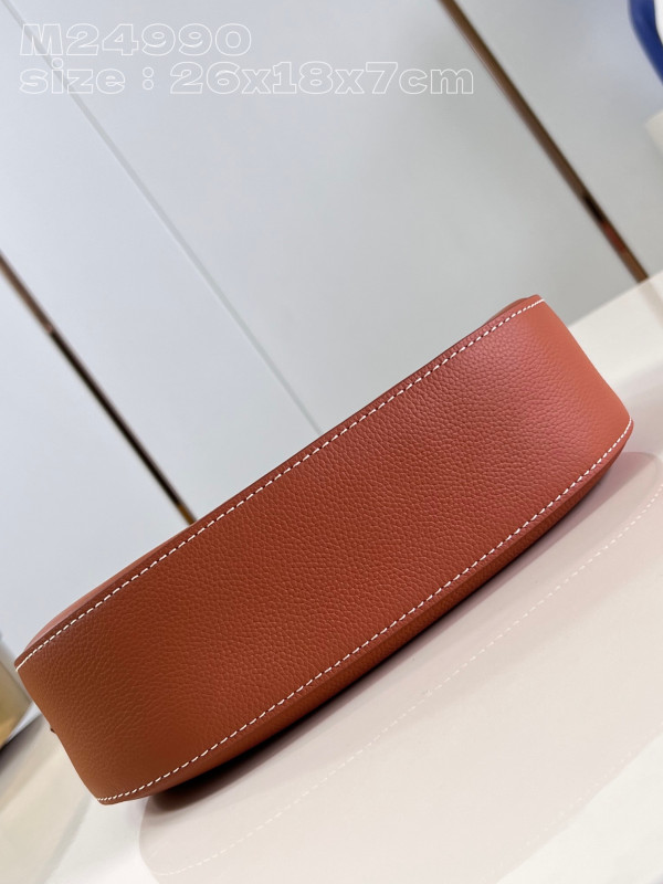 l**is V*t*n low key shoulder bag-26*18*7cm