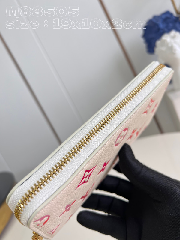 l**is V*t*n zippy wallet-10*20*2 cm