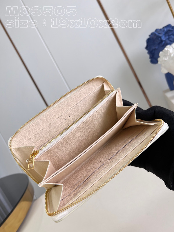 l**is V*t*n zippy wallet-10*20*2 cm