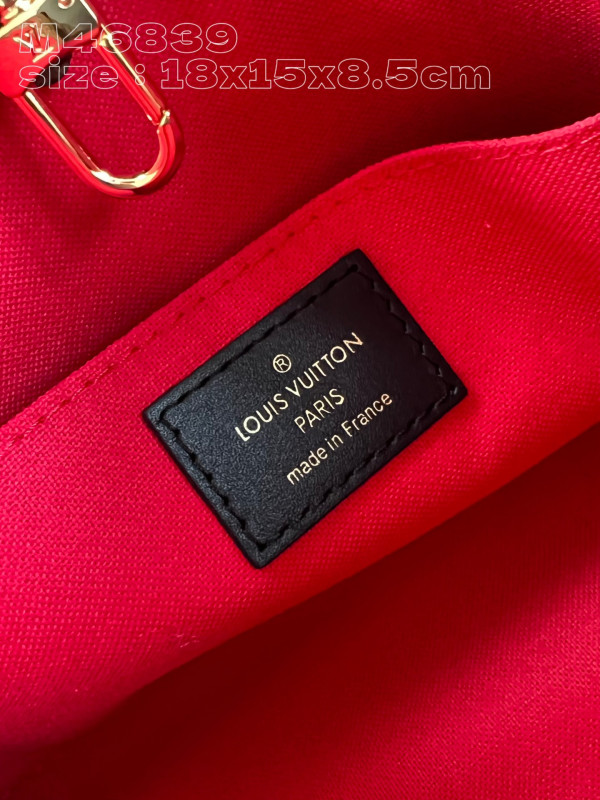 l**is V*t*n onthego bb-18*15*8.5cm