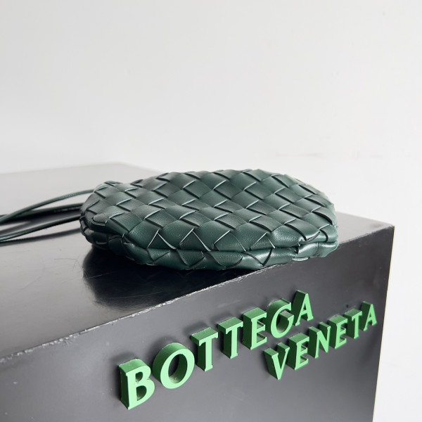 Bo*te*ga ve*ne*ta mini sardine top handle bag