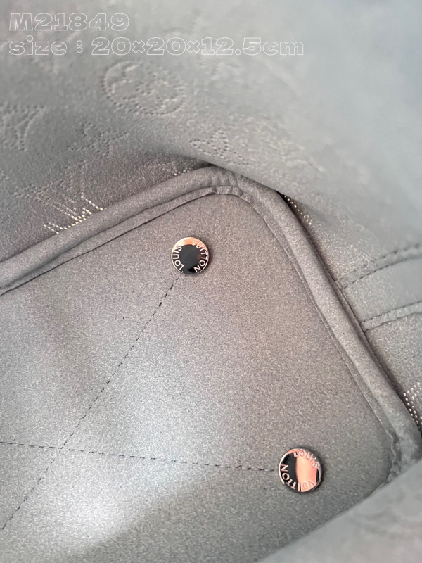 l**is V*t*n blossom pm