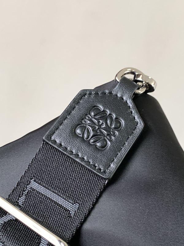 LOEWE Goya Puffer leather shoulder bag-20*13*6CM