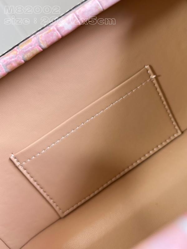 l**is V*t*n petite malle