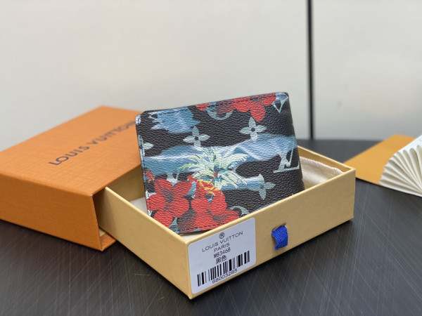 l**is V*t*n slender wallet-11*8.5*2cm